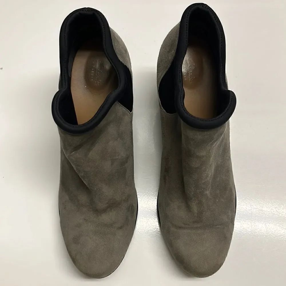 Clark’s Artisan Grey Black Femmes Heeled Slip-on Bootie with Goring- Size 8.5W